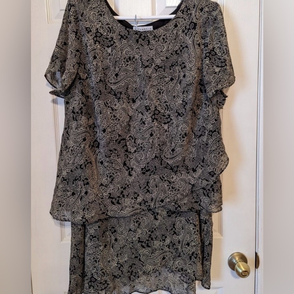 Sag Harbor Elegant Black and Tan Paisley Skirt/Blouse set  22W
